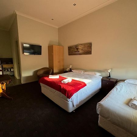 Falcon Hotel Motel Kanyapella Dış mekan fotoğraf
