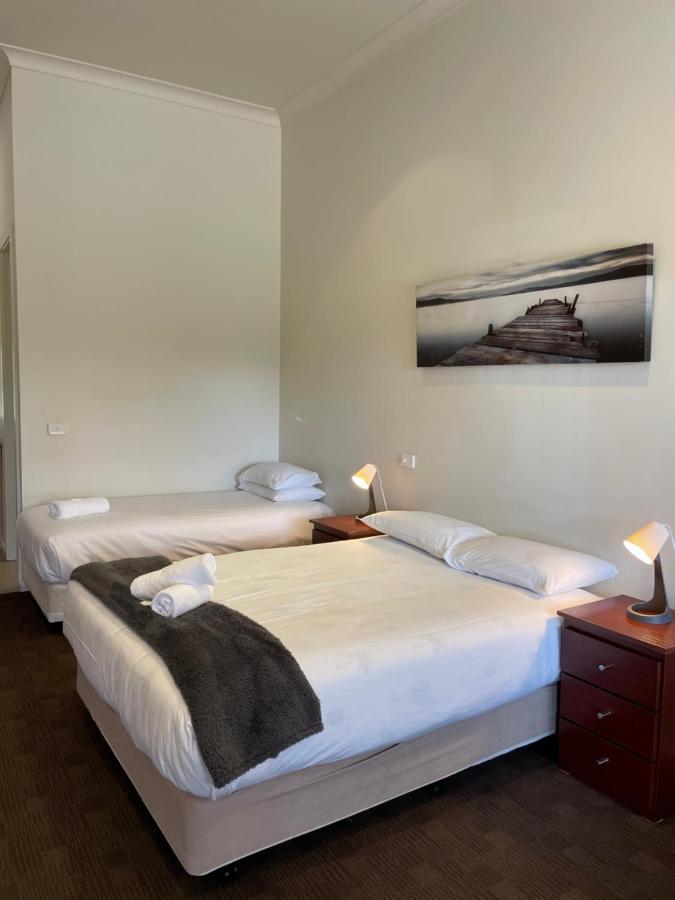 Falcon Hotel Motel Kanyapella Dış mekan fotoğraf