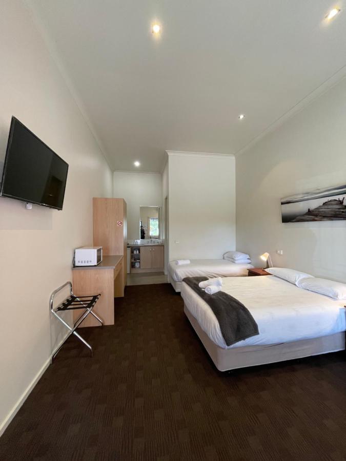 Falcon Hotel Motel Kanyapella Dış mekan fotoğraf