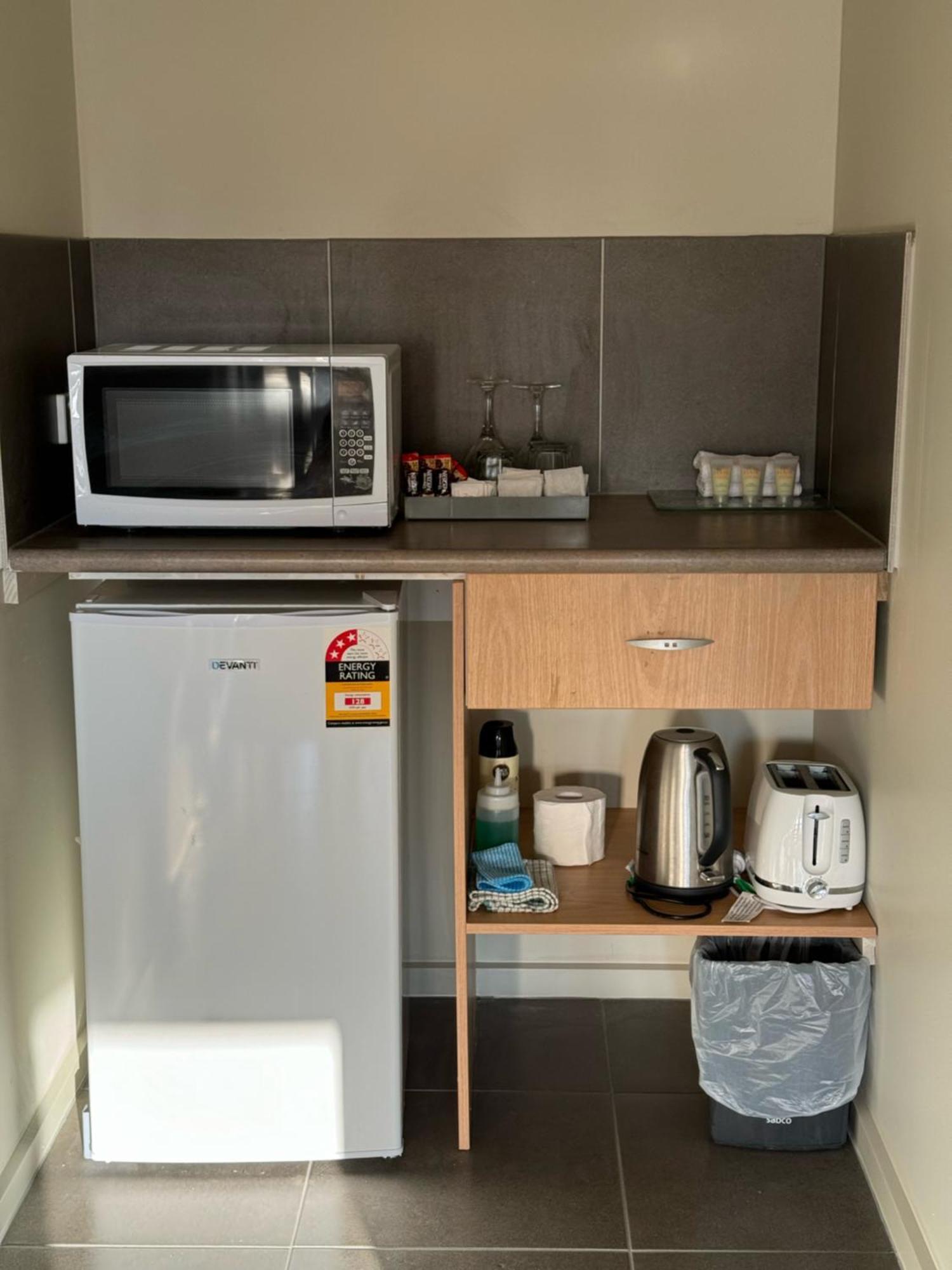 Falcon Hotel Motel Kanyapella Dış mekan fotoğraf